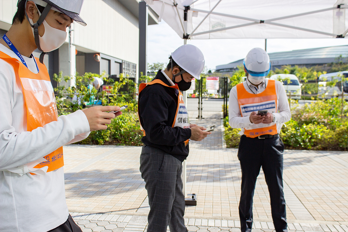 新たに試験運用された「LINE WORKS」